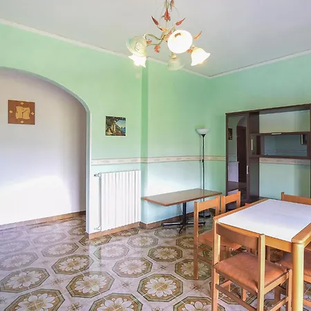 2 Bedroom Pet Friendly In Apartment