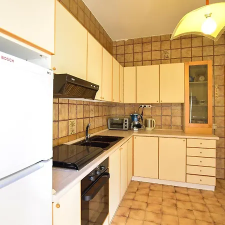 Apartment 2 Bedroom Pet Friendly In